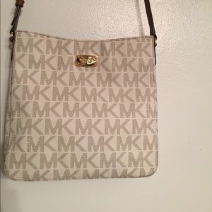 Michael kors cross body